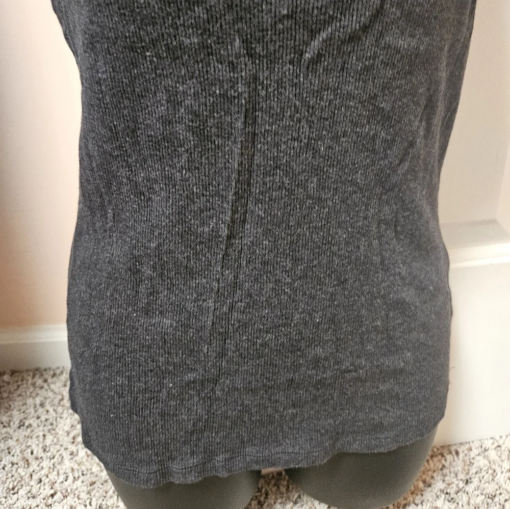 New York & Company Gray Embellished Fitted Tank Top